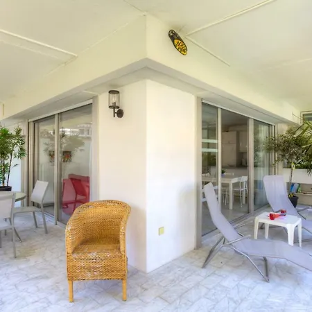 Les Lauriers Private * Αντίμπ