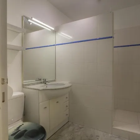 Les Lauriers Private * Αντίμπ
