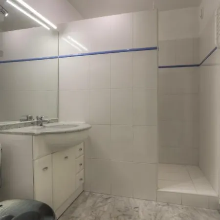 Les Lauriers Private Αντίμπ